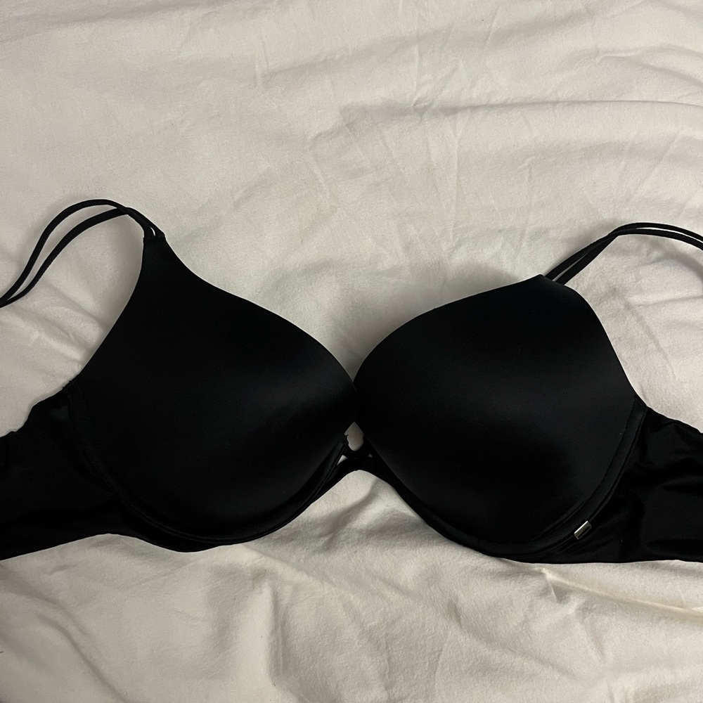 Victoria’s Secret bombshell bra